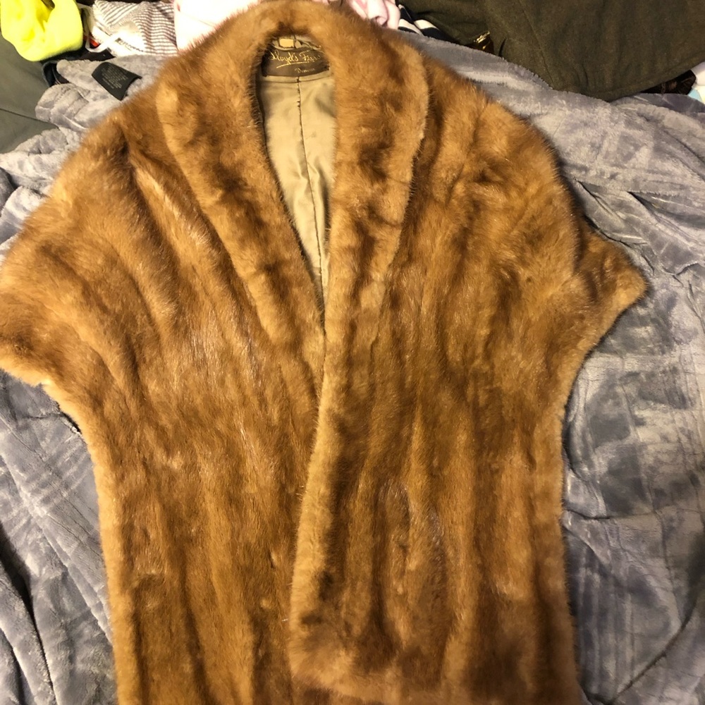 Lloyd’s Furs vintage mink stole